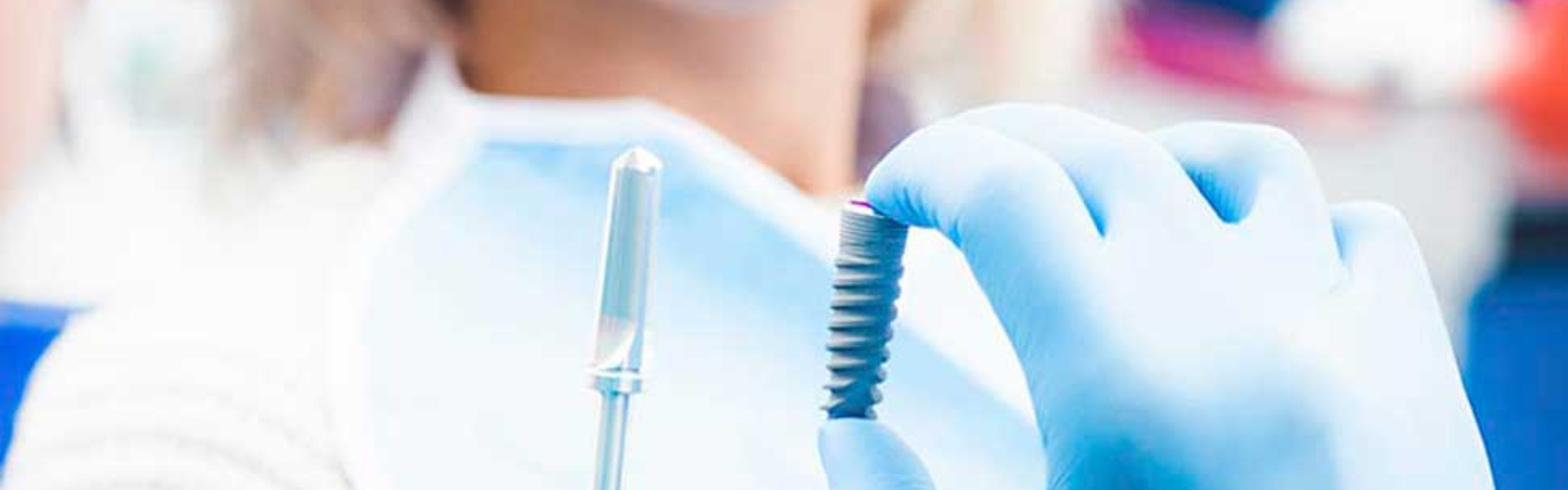 implantes-dentales-clinica-diez-marieges